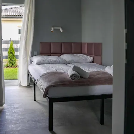 بيت للعطل Jej I Jego - Eleganckie Z Balia Na Wylacznosc Niewiesze