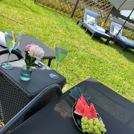 Jej I Jego - Eleganckie Z Balia Na Wylacznosc